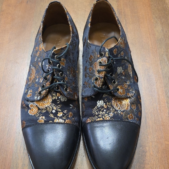 Taft Black and Gold Patterned Oxfords - Picture 1 of 5